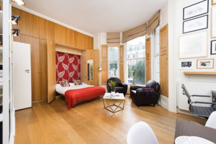 Room 8 of 22