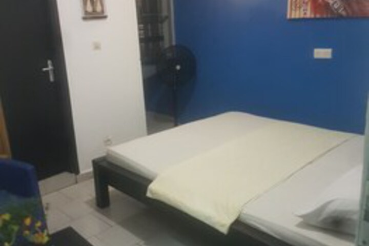Room 6 of 40