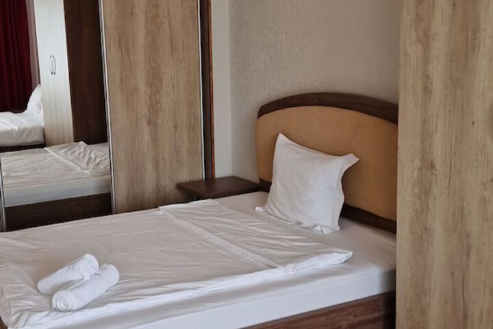 Room 17 of 113
