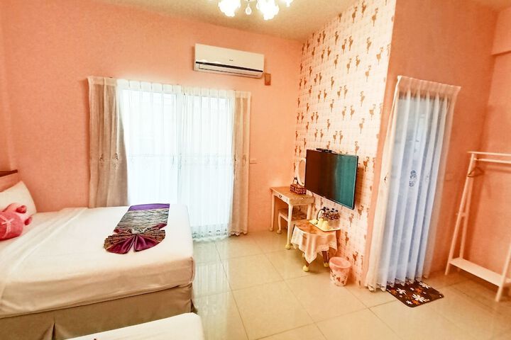 Room 7 of 28
