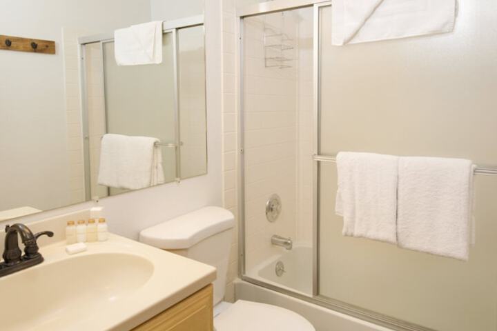 Room 146 of 190