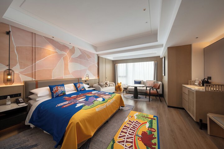 Room 4 of 30