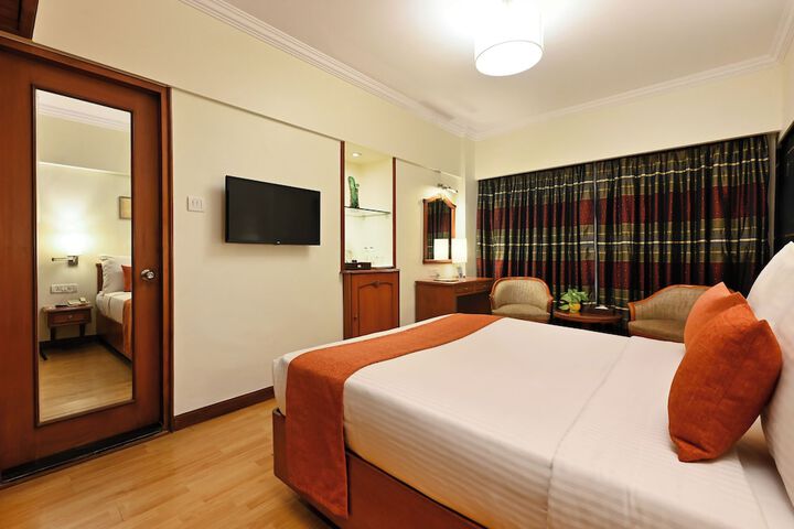 Room 33 of 110