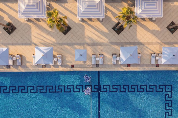 Pool 57 of 147