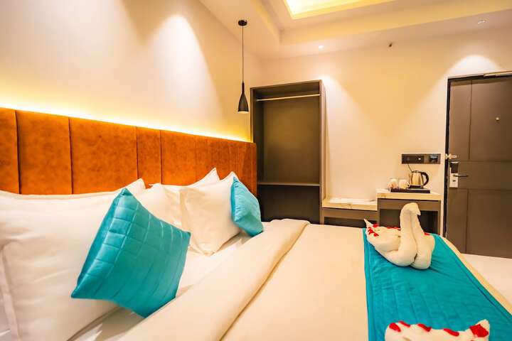Room 27 of 109