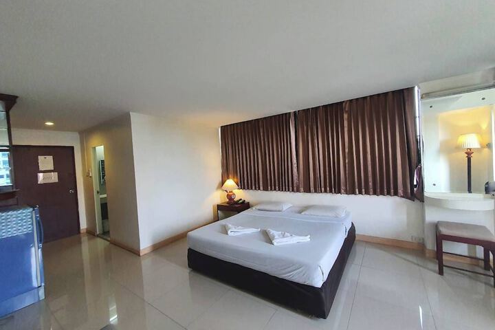 Room 76 of 147