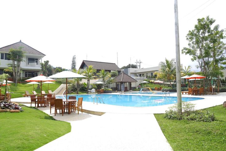 Pool 49 of 74