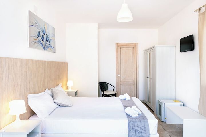 Room 2 of 16