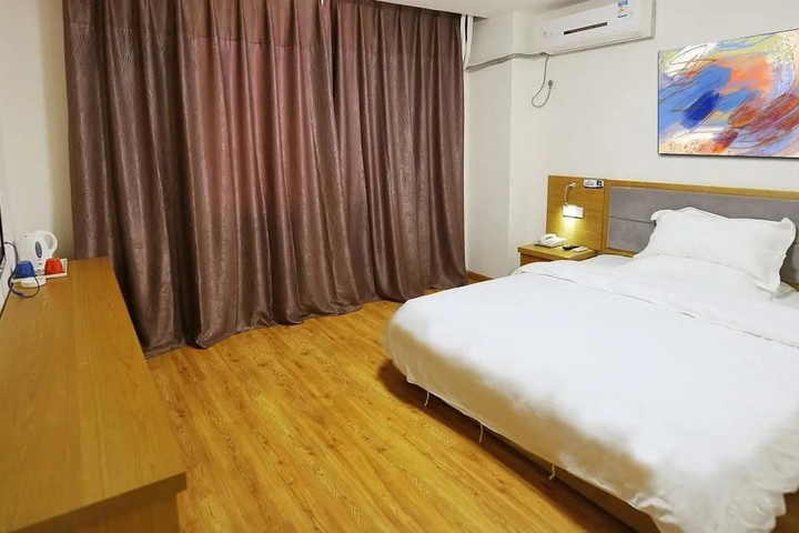 Room 5 of 14