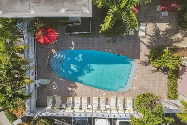 Pool 122 of 183