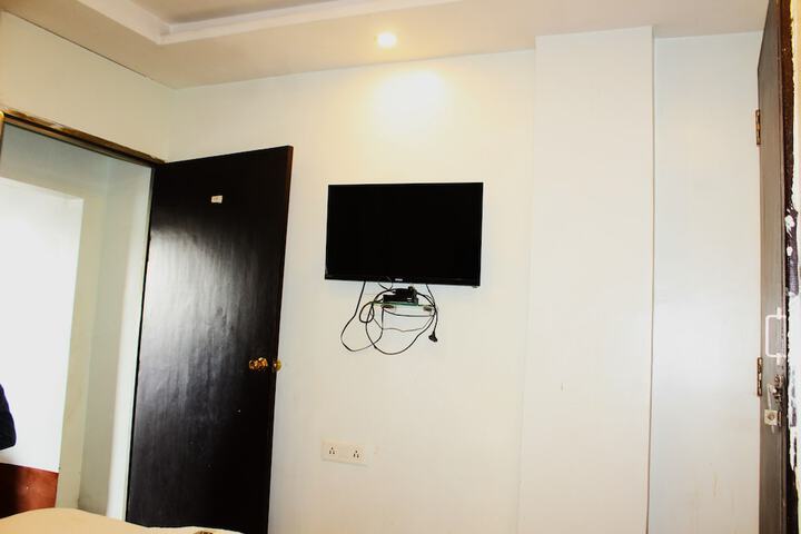 Room 10 of 15