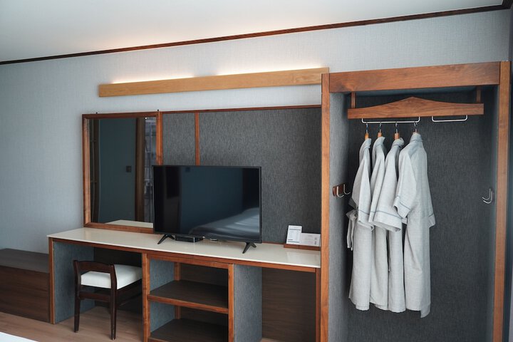 Room 9 of 21