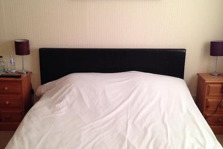 Room 9 of 42