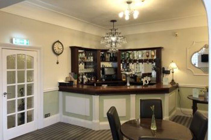 Lounge 78 of 109