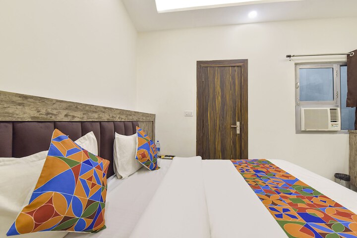 Room 16 of 48
