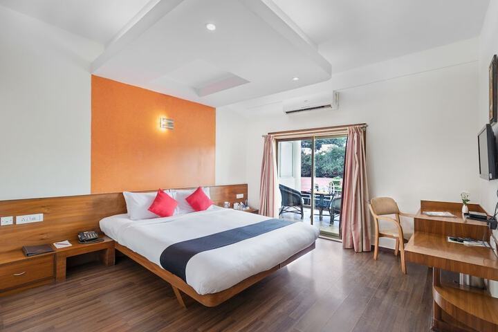 Room 3 of 20