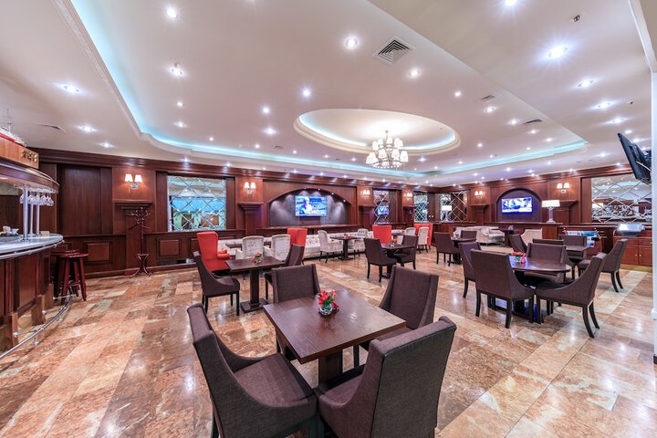 Lounge 98 of 113