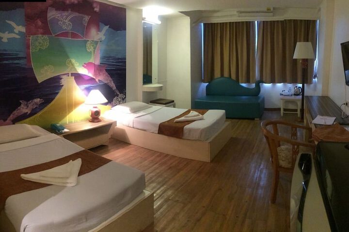 Room 51 of 147