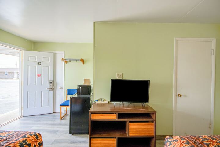 Room 26 of 106