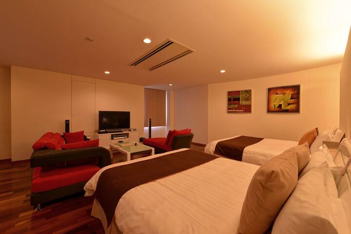 Room 6 of 107