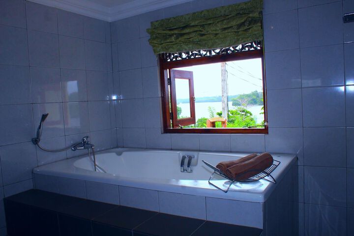 Room 17 of 40