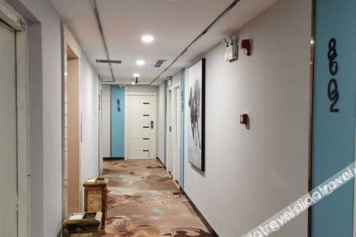 Hotel Interior 10 of 30