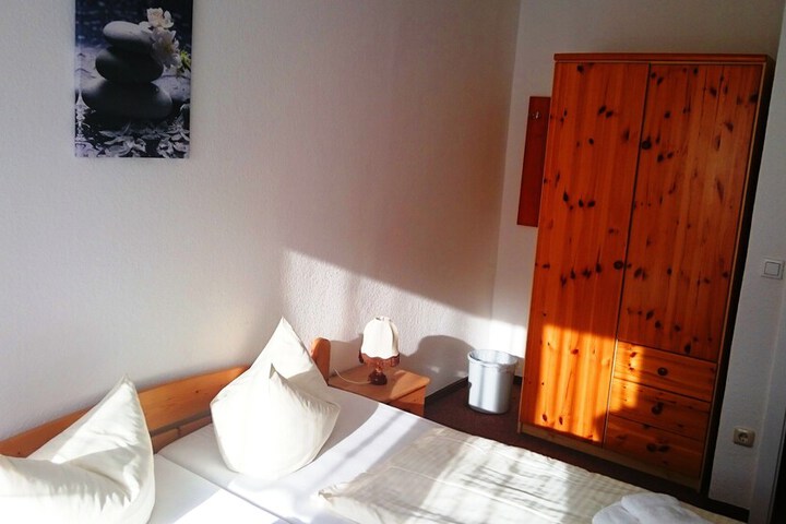 Room 4 of 36
