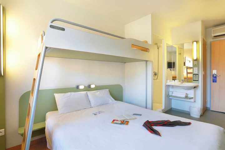 Room 9 of 24