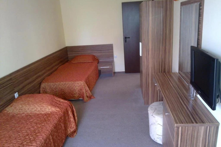 Room 2 of 19
