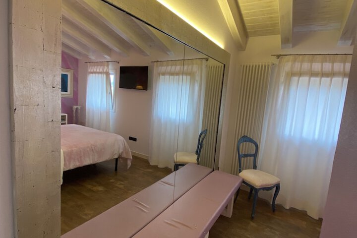 Room 3 of 72