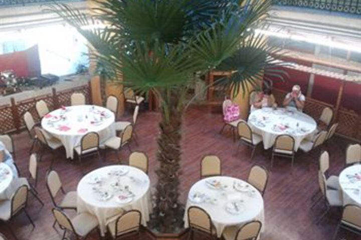 Dining 16 of 46