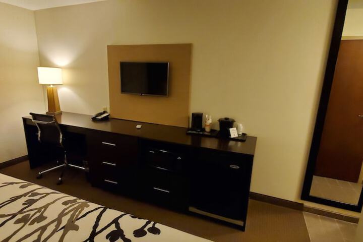 Room 6 of 35