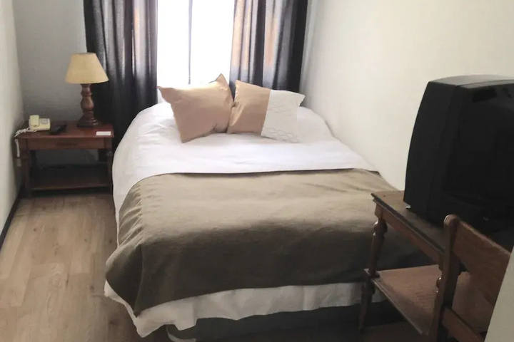 Room 3 of 10