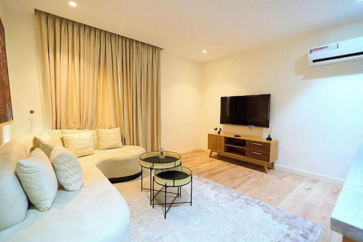 Room 2 of 53
