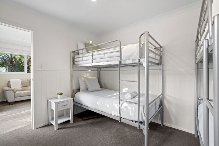 Room 28 of 146