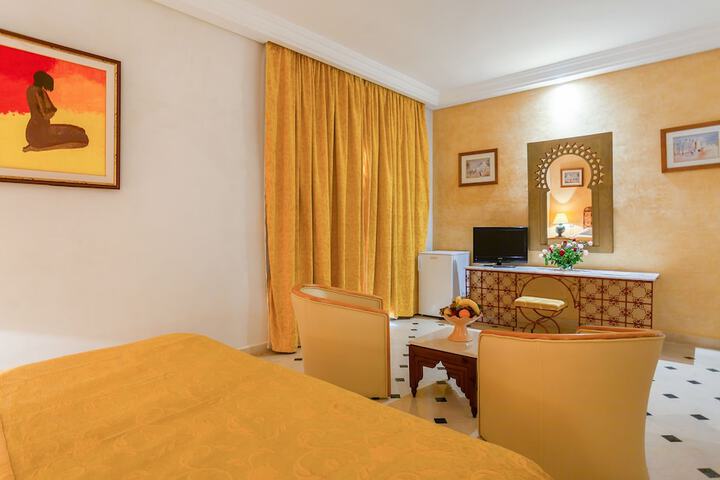 Room 6 of 45
