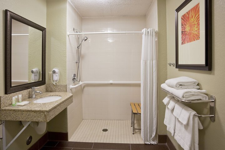 Room 34 of 63