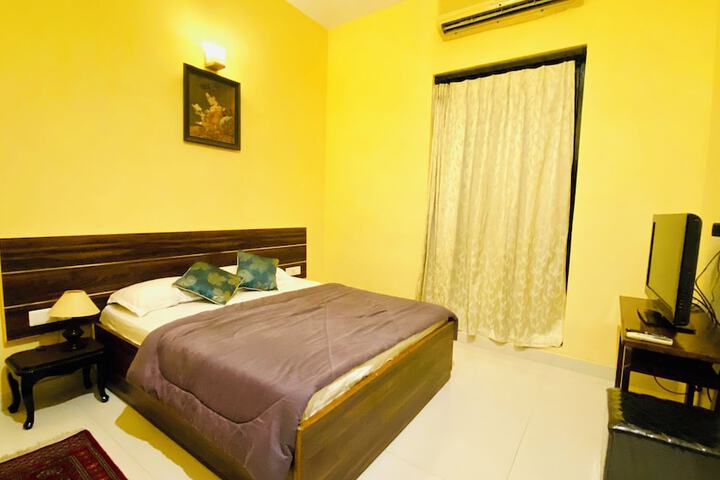 Room 8 of 60
