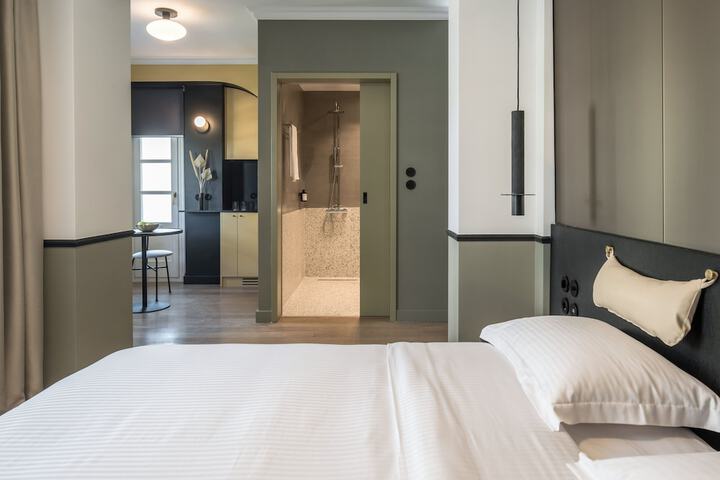 Room 15 of 54