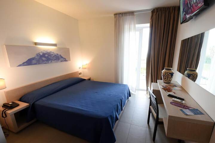 Room 5 of 38