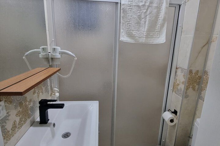 Room 17 of 26