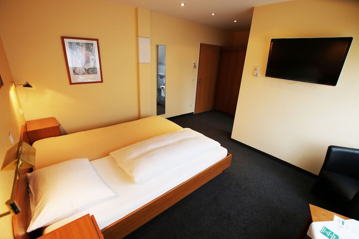 Room 9 of 45