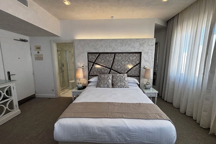 Room 90 of 155