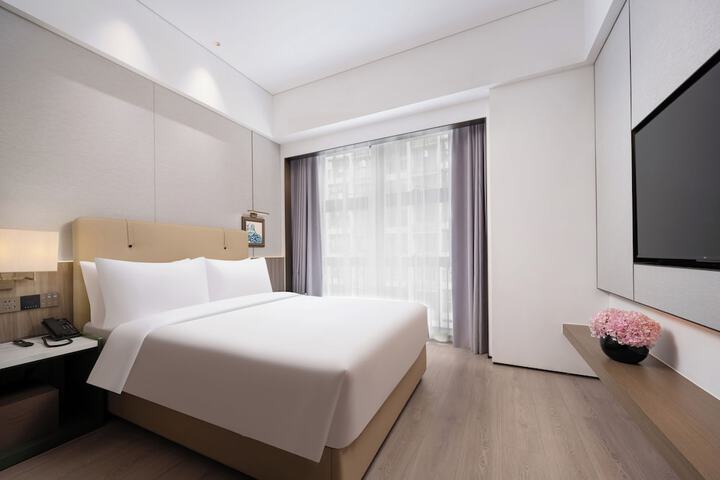 Room 16 of 45