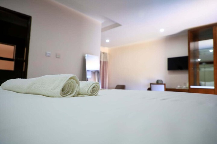 Room 15 of 18