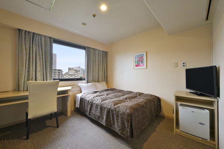 Room 10 of 24