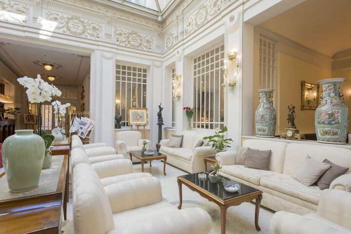 Guest Lobby