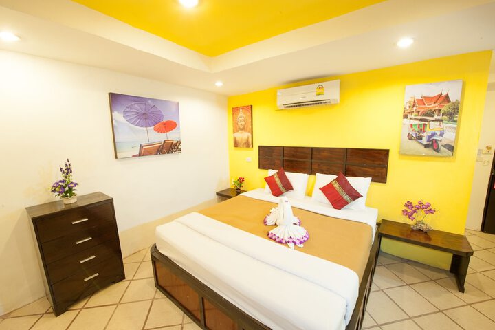 Room 3 of 40
