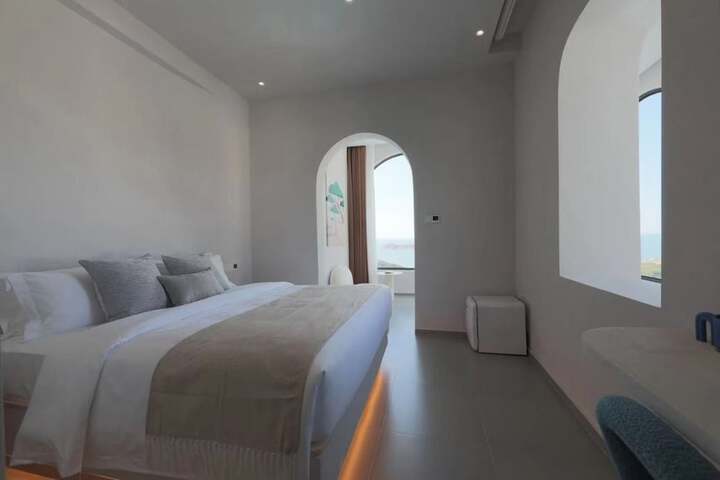 Room 33 of 150