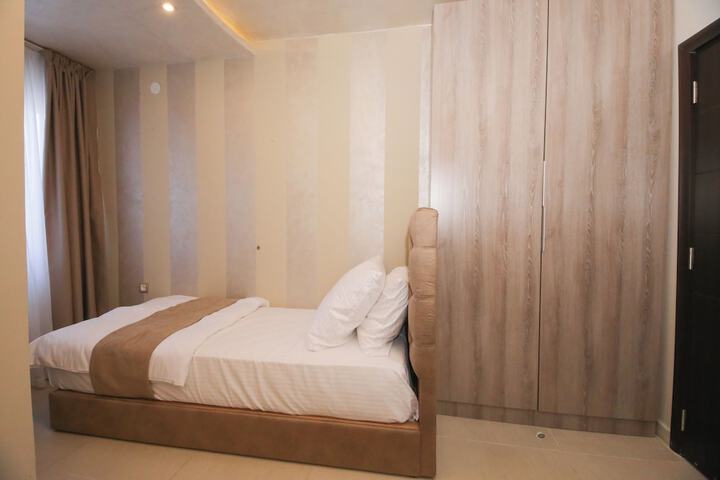Room 3 of 30